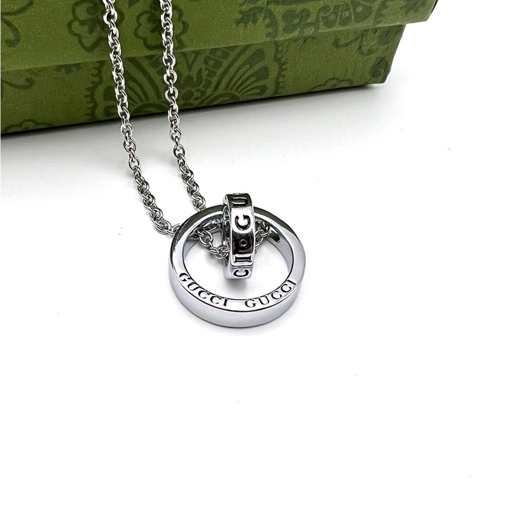 Gucci Silver Interlocking Ring Pendant Necklace - image 1
